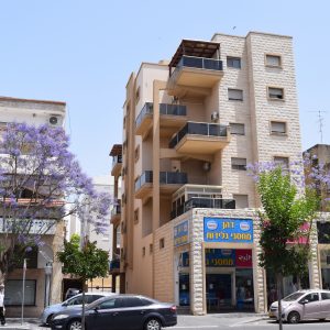 העצמאות 38 קרית אתא